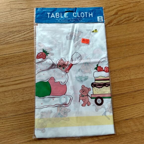 Vintage Plastic Tablecloth Bears Dessert 54x72 Woolworth's NIP Made in Hong Kong - Picture 11 of 13